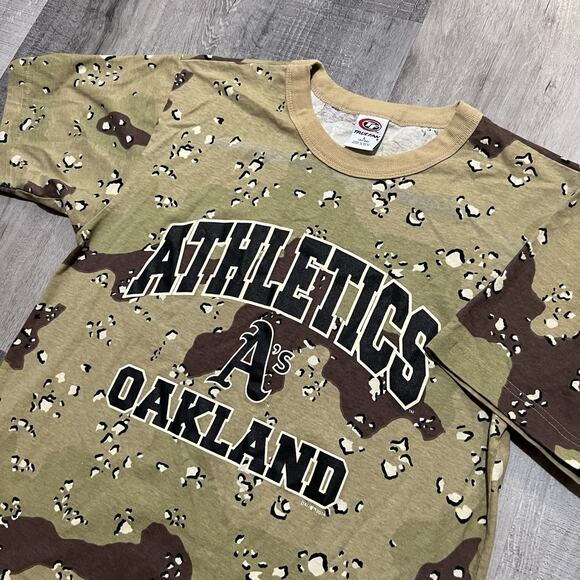 Vintage Oakland Athletics True Fan Camo Baseball MLB T Shirt Size Large 2004 - Picture 3 of 5